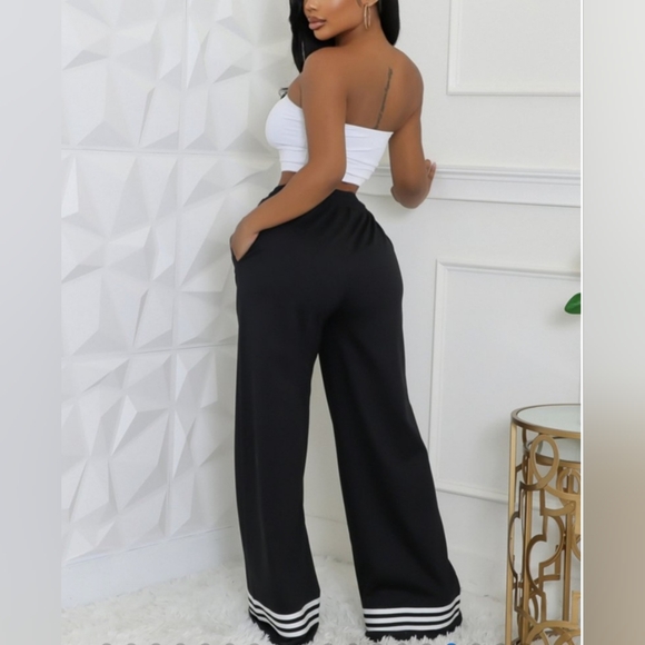 037. Chic Black and White Wide-Leg Pants - Picture 2 of 4